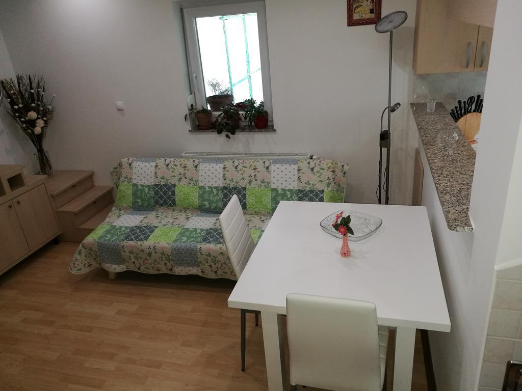 Holiday Home Neokrnjena Narava Sevnica Екстер'єр фото